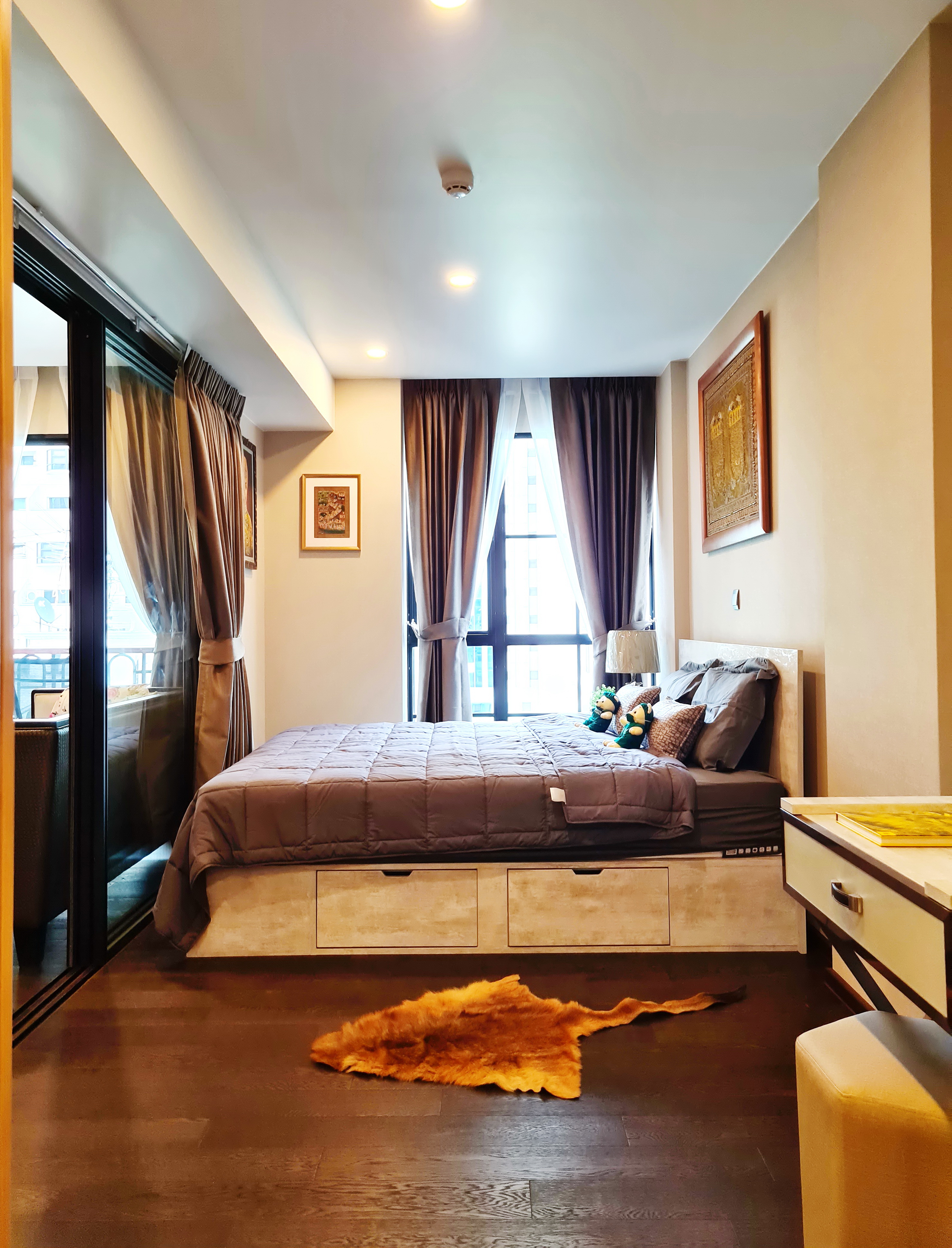 ขายพร้อมผู้เช่าระยะยาว คอนโด Na Vara Residence (ณ วรา เรสซิเดนซ์)หลังสวน (Freehold) ชั้นเพนท์เฮ้าส์ ห้อง 25/87(805) ชั้น 8 (ชั้นเพนท์เฮ้าส์ ) พื้นที่ 43.99 ตรม.
