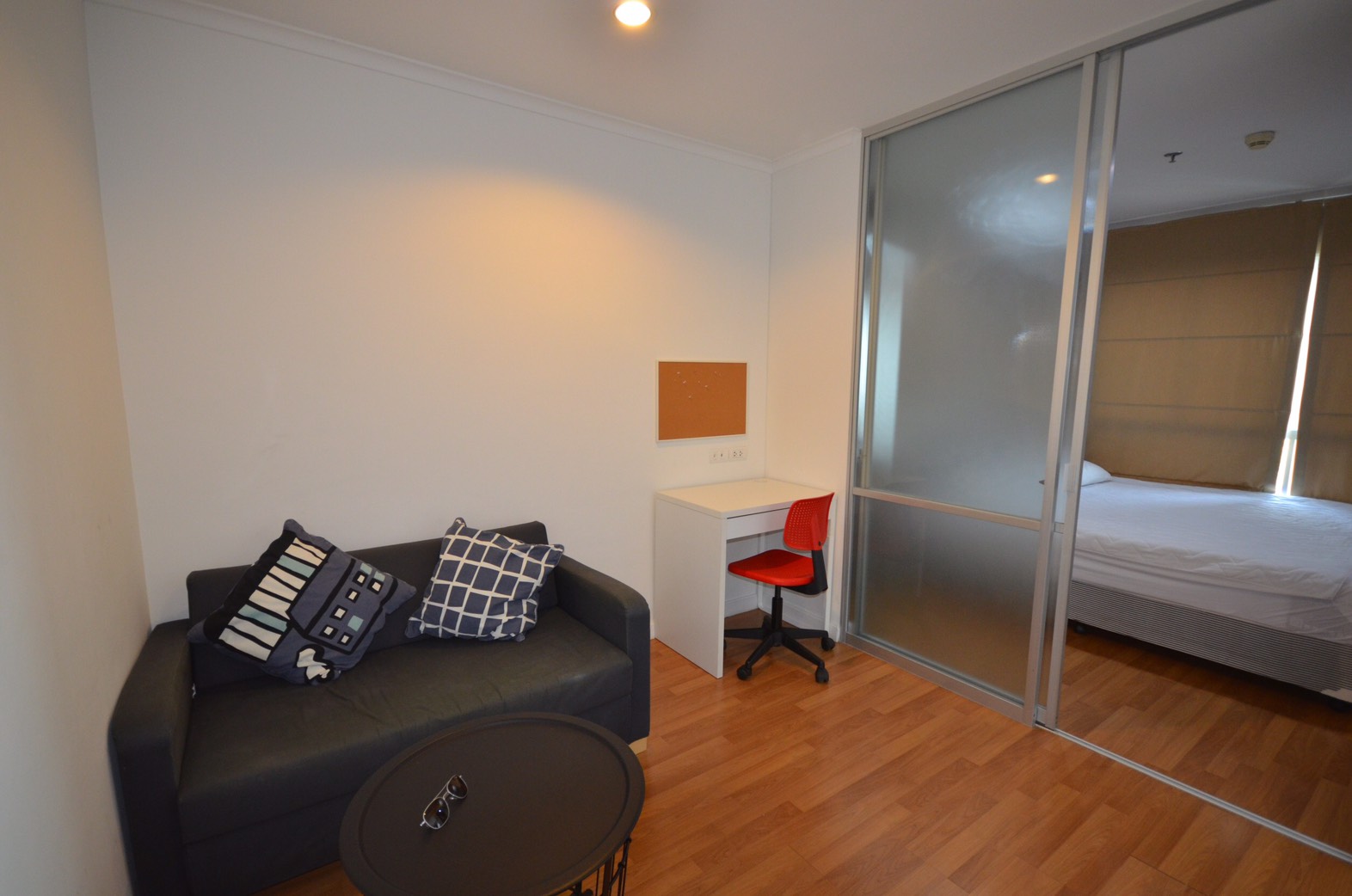 ให้เช่าคอนโด Lumpini Place Rama 4 - Kluaynamthai (ลุมพินี เพลส พระราม 4-กล้วยน้ำไท)1 ห้องนอน 1 ห้องน้ำ ขนาด 28 ตรม ชั้น 19