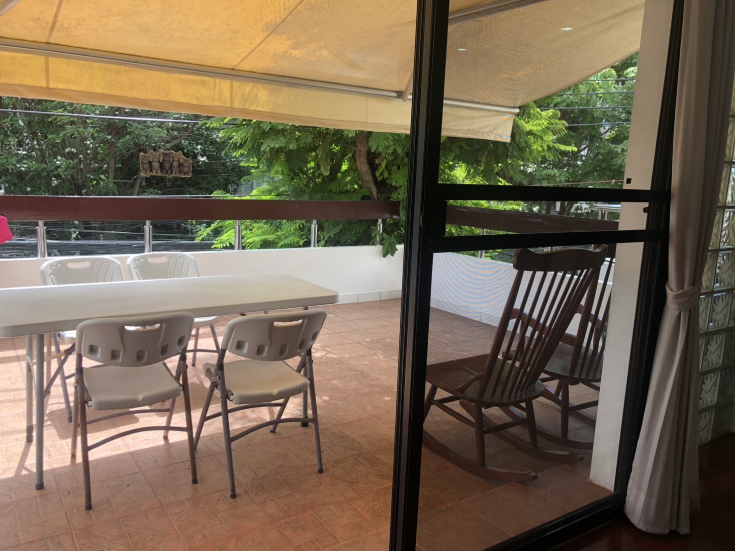 ขาย / เช่าบ้านทาวน์เฮ้าส์ ที่หมู่บ้านโฮมเพลส สุขุมวิท71 Moo Baan Home Place 4 ชั้น 4 ห้องนอน 4 ห้องน้ำ