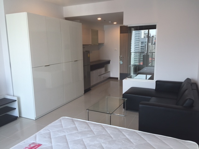 คอนโด Supalai Premier Place Asoke ศุภาลัย พรีเมียร์ อโศก ให้เช่า ราคา 16,000 บาท ห้อง Studio พื้นที่ 34 ตร.ม ชั้น 21 วิว มศว. ทิศใต้ เฟอร์นิเจอร์ครบ