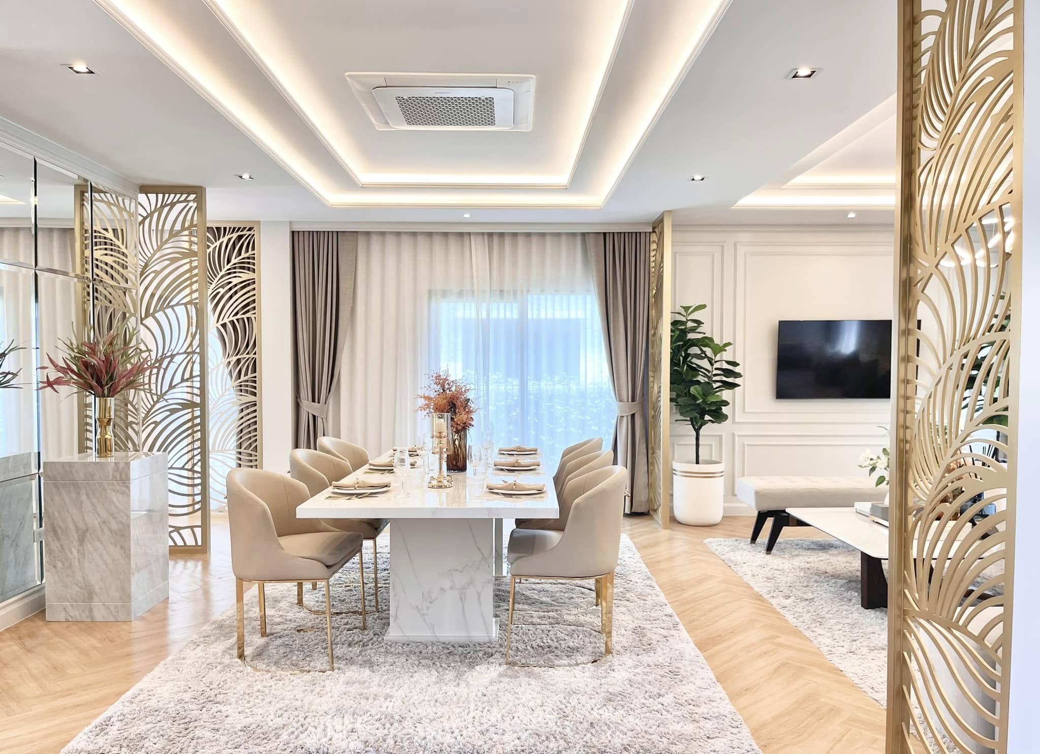 ให้เช่าบ้านเดี่ยว 2 ชั้น หมู่บ้าน THE CITY บางนา ✨ทำเลทอง✨ใกล้Mega Bangna และโรงเรียนนานาชาติชั้นนำ ห้องนอน : 6 ห้องนอน (รวมห้องแม่บ้าน) ห้องน้ำ : 7