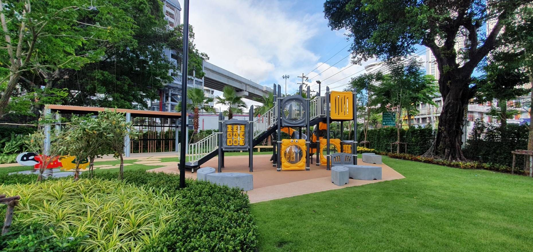 ขาย / ให้เช่าคอนโด Supalai Premier Charoen Nakhon (ศุภาลัย พรีเมียร์ เจริญนคร ขนาด 48 ตม.