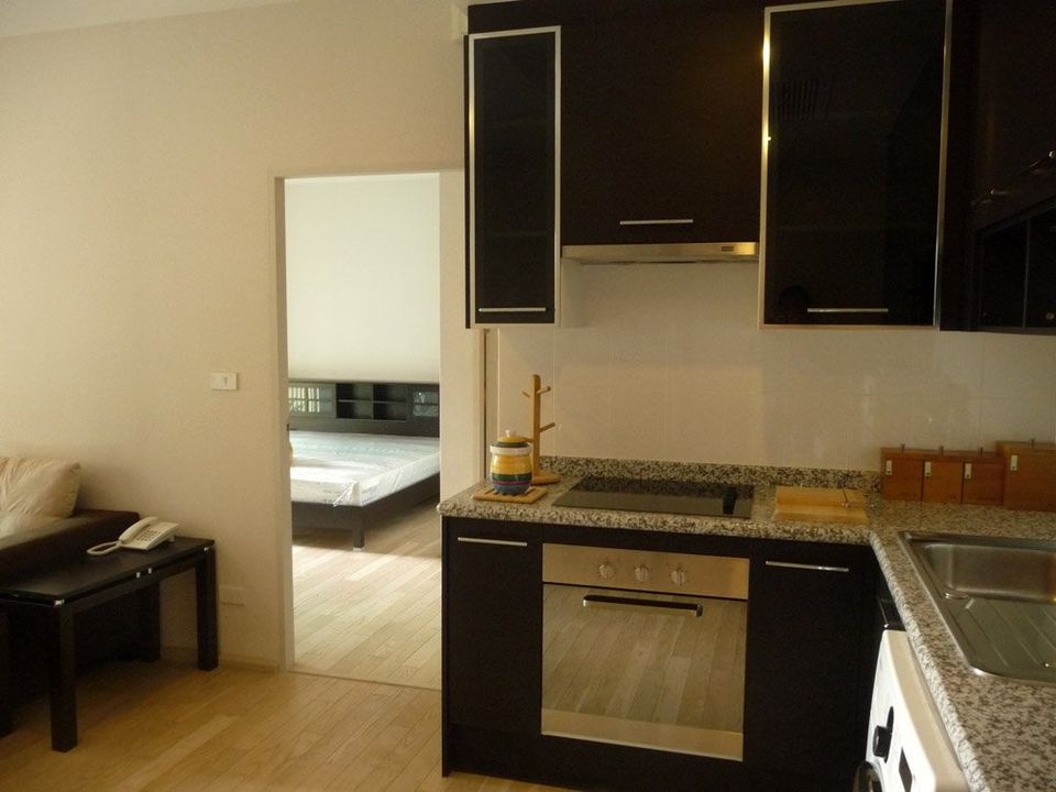 ให้เช่าคอนโด Noble Solo (โนเบิล โซโล) ทองหล่อ (25,000 บาท/เดือน) คอนโด 1 ห้องนอนเพิ่งปรับปรุงใหม่ ชั้น 6 วิวสระน้ำ