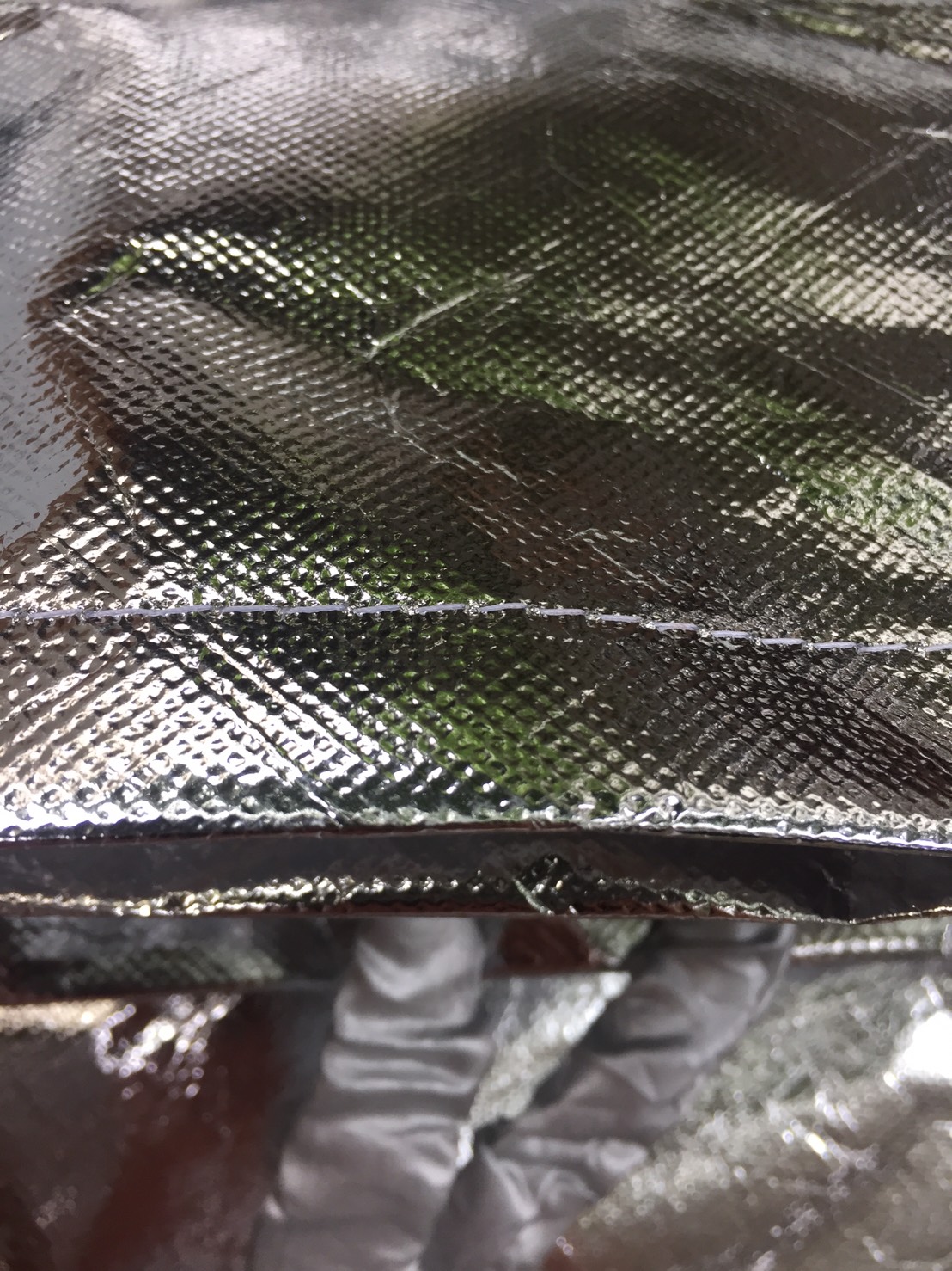 New Sunaway ผ้าคลุมรถกันร้อน 100% (สำหรับ SUV -เต็มคัน)