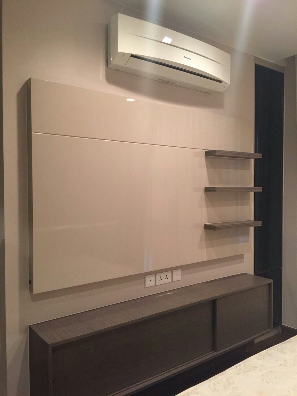 ให้เช่าคอนโด Ivy Ampio 2 ห้องนอน 2 ห้องน้ำ พื้นที่ 75ตรม. ชั้น 22 เฟอร์นิเจอร์ครบ พร้อมเข้าอยู่ ราคาเช่า 45,000 บาท/เดือน