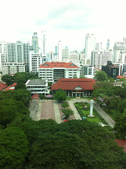 ให้เช่าคอนโด The Room Sukhumvit 21 (เดอะ รูม สุขุมวิท 21) 2 ยูนิต ห้องตกแต่งพร้อมเข้าอยู่ คอนโดใจกลางอโศก เยื้องตึกแกรมมี่