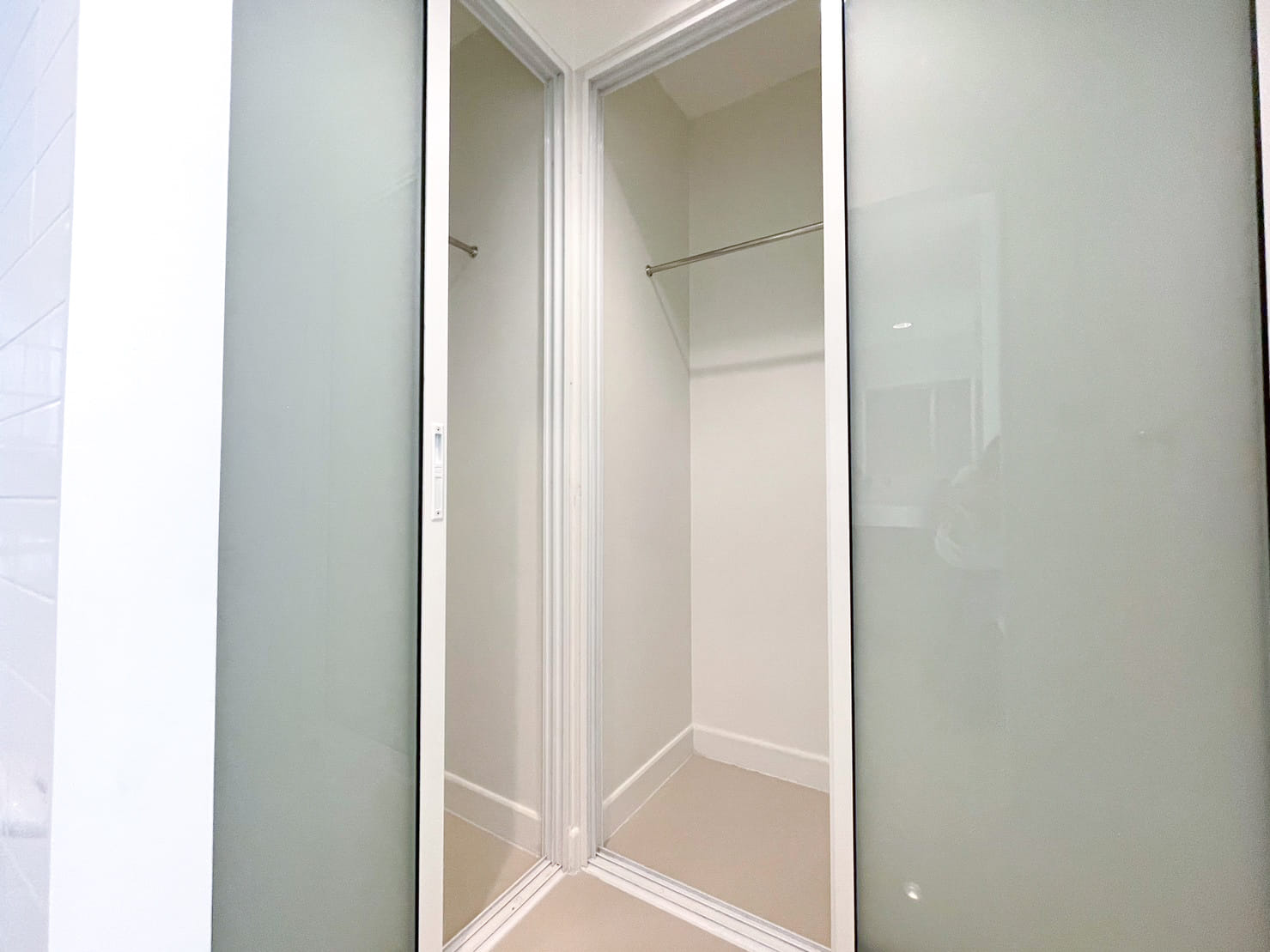 ขายคอนโด IDEO Mix Sukhumvit 103 (ไอดีโอ มิกซ์ สุขุมวิท 103) 1 ห้องนอน 1 ห้องน้ำ ขนาด 30 ตร.ม. ตึก B ชั้น 18 วิวดี ห้องแต่สวยตรงปก