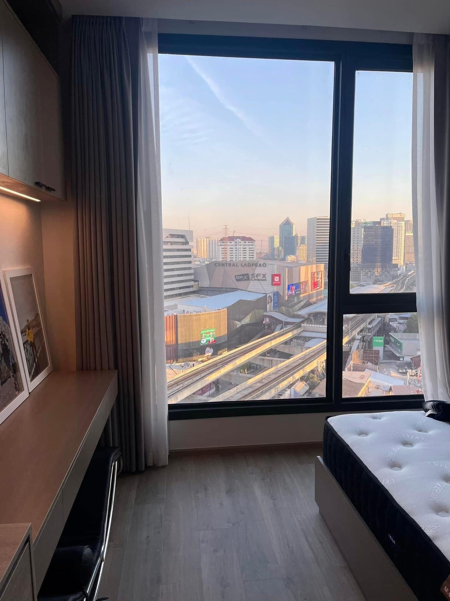 ขายคอนโด The Crest Park Residences @ ห้าแยกลาดพร้าว ห้องใหม่! เฟอร์ครบ พร้อมอยู่ | วิว Central Ladprao สวยมาก