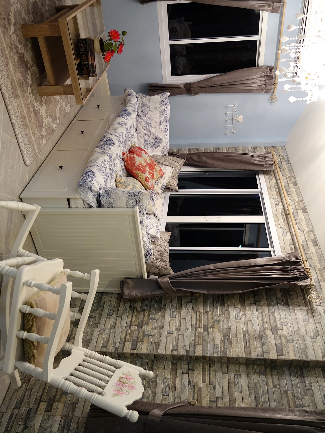 รหัสทรัพย์ 32240 ให้เช่า / ขาย บ้านเดี่ยว 2 ชั้น ใน Brookside Valley Rayong ใกล้ทะเลสาบ ( เดินแค่ 20 วินาที ) เนื้อที่ 105 ตรว. 3 ห้องนอน 2 ห้องน้ำ โซฟาสามารถปรับเป็นเตียงนอนได้