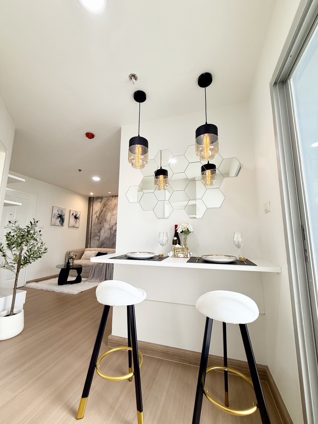 ขายคอนโด เดอะทรัส เรสซิเด้นซ์ ปิ่นเกล้า (For sale The Trust Residence Pinklao)