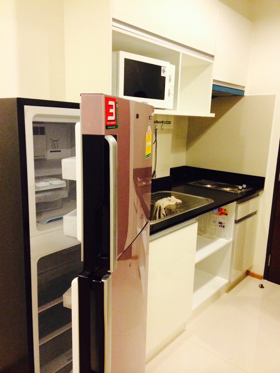 ให้เช่าคอนโด Abstracts Phahonyothin Park (แอ็บสแตร็กส์ พหลโยธิน พาร์ค ) 1 ห้องนอน เฟอร์นิเจอร์ครบ ค่าเช่า 17,000 /เดือน พื้นที่ 38 ตร.ม ชั้น 9 วิวสวน โครงการอยู่ พหลโยธิน (MRT พหลโยธิน)