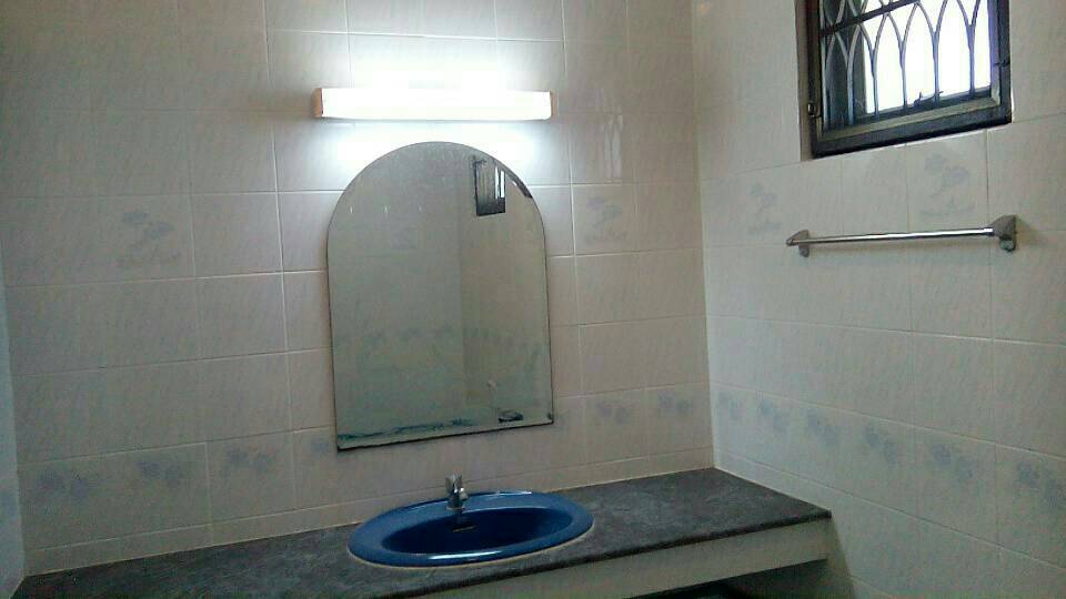 ขายบ้านพักต่างอากาศที่จังหวัดเพชรบุรีแก่งกระจาน เนื้อที่ 198 ตารางวา 4 ห้องนอน 3