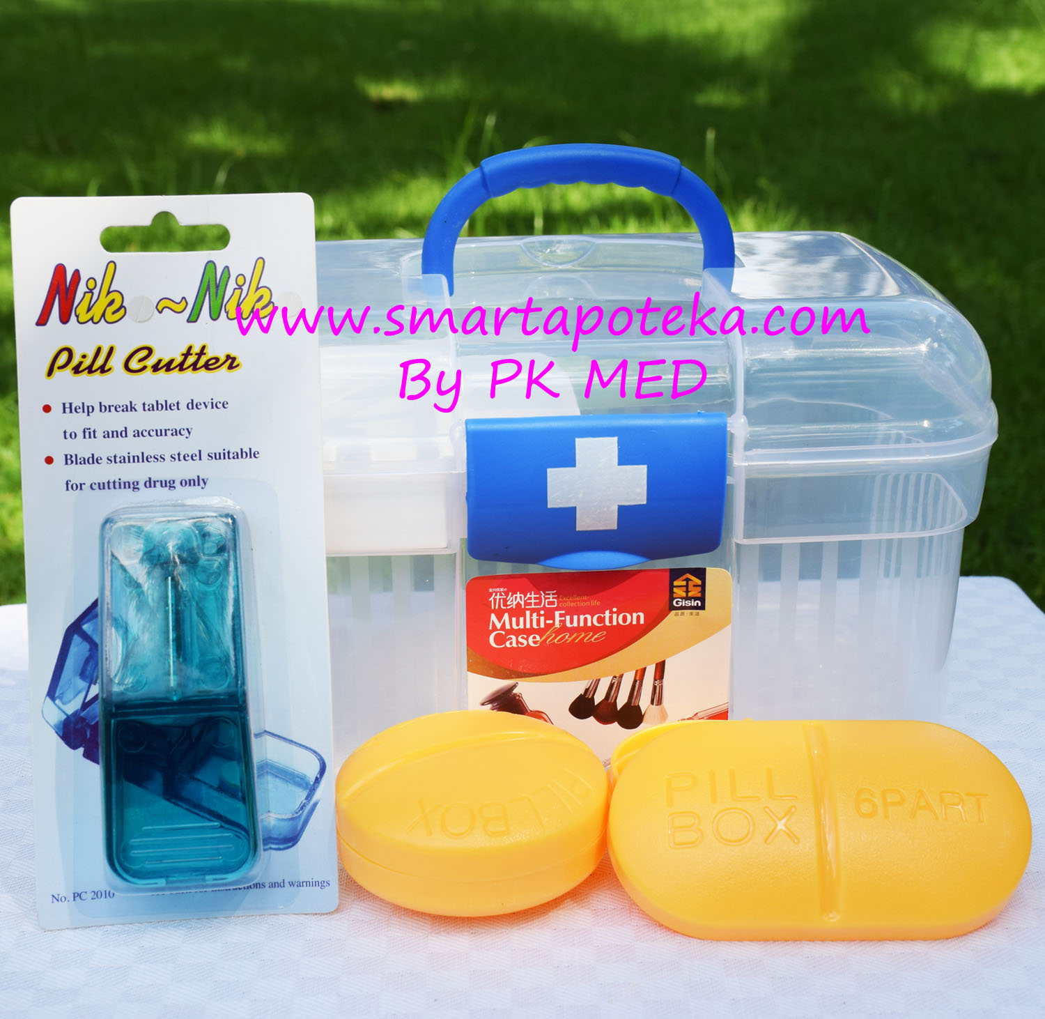 PK MED กล่องใส่ยาสามัญประจำบ้าน Size "S" (น้ำเงิน) + ตลับยาแคปซูล (เหลือง) + ตลับยาเม็ดกลม (เหลือง) + ที่ตัดเม็ดยา (น้ำเงิน/เขียว)