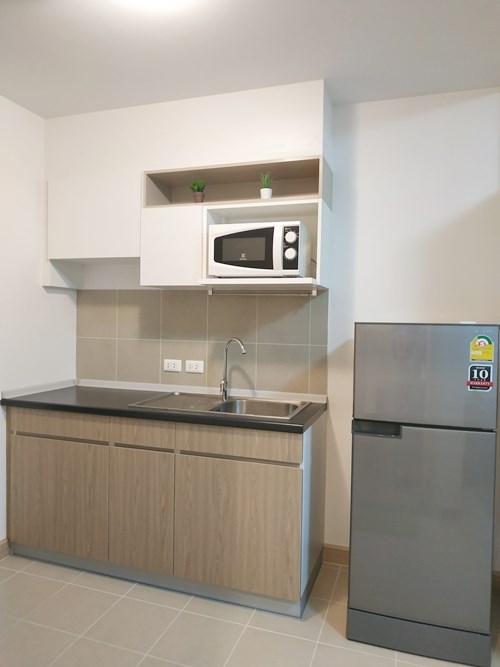 ขาย / ให้เช่า วิวสระสวย ห้องขนาด 30 ตรม Supalai Veranda Rama 9 (ศุภาลัย เวอเรนด้า พระราม 9) ไปประดิษฐ์มนูธรรม เพชรบุรี ราม