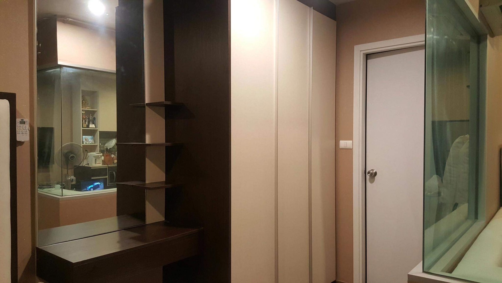 ปล่อยเช่าคอนโด Hallmark Chaengwattana (ฮอลล์มาร์ค แจ้งวัฒนะ ) 1 ห้องนอน 1 ห้องน้ำ 1 ห้องนั่งเล่น เป็นครัวเปิด มีระเบียง