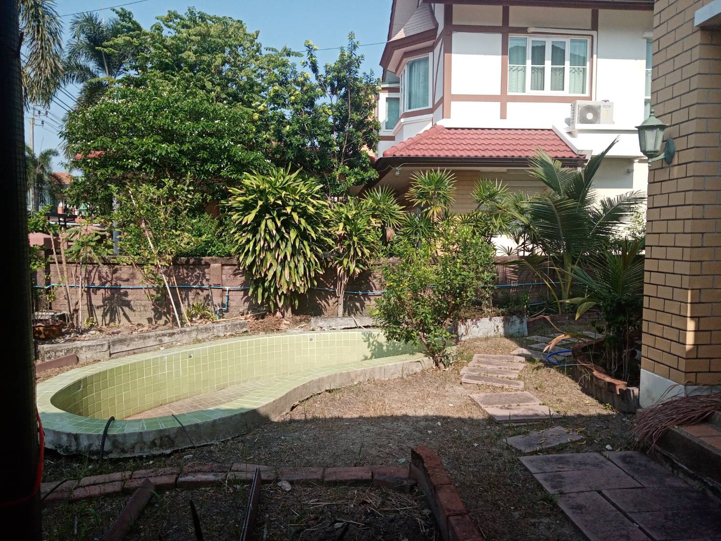 ขาย / ให้เช่าบ้านเดี่ยวโครงการ หมู่บ้าน Laddarom Ratchaphruek - Pinklao ลัดดารมย์ ราชพฤกษ์ - ปิ่นเกล้า 4 ห้องนอน