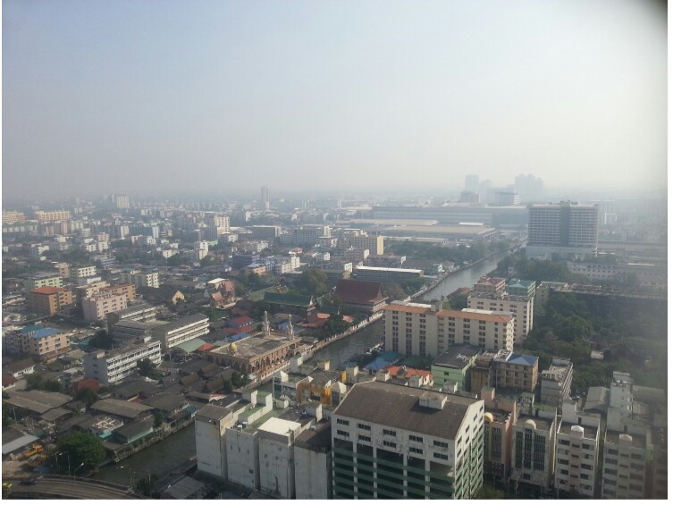 Chewathai Ramkamhaeng (ชีวาทัย รามคำแหง) 1 ห้องนอน ห้องมุม ชั้น 28 ขนาด 35 ตร.ม วิวเมือง - ถนน ราคา 15000 ต่อเดือน