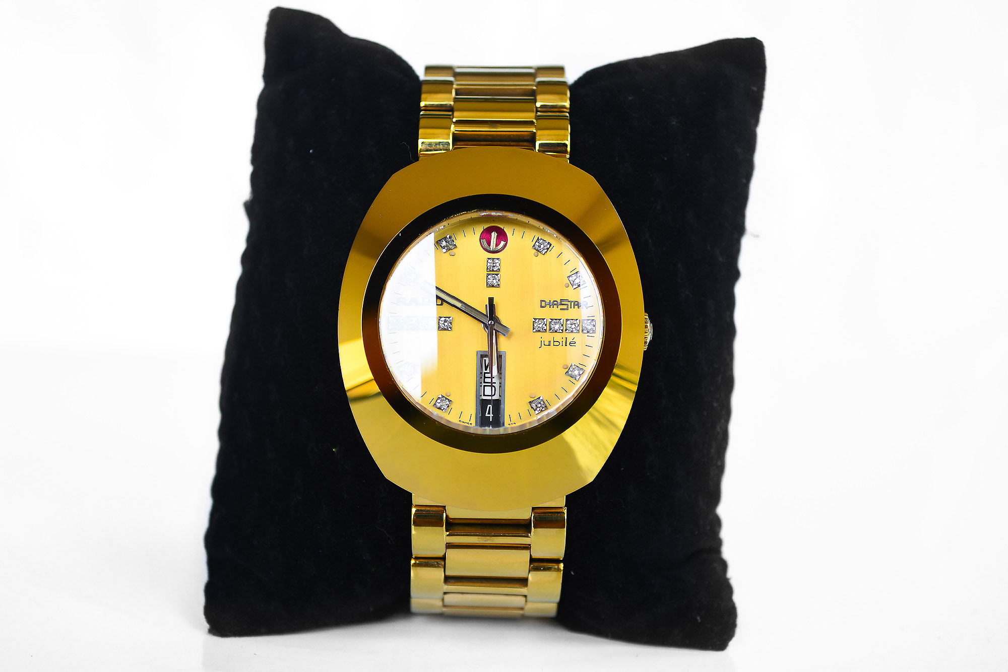 Rado Diastar เรือนทอง ฝังเพชร 18 เม็ด รุ่นใหม่ สายหนา (Sold)