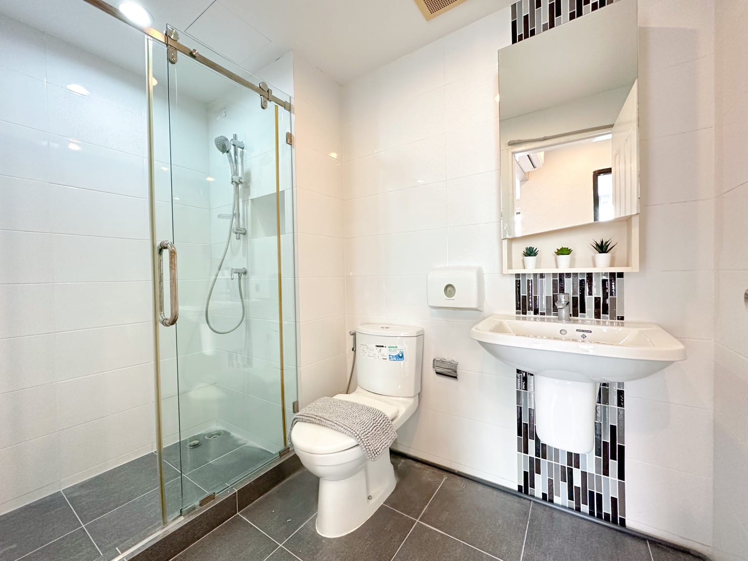 ขายคอนโด Niche Mono Bangna : เดอะ นิช โมโน บางนา 1 ห้องนอน 1 ห้องงน้ำ ขนาด 42 ชั้น 8 อาคาร ซี ห้องแต่งสงยครบตรงปก