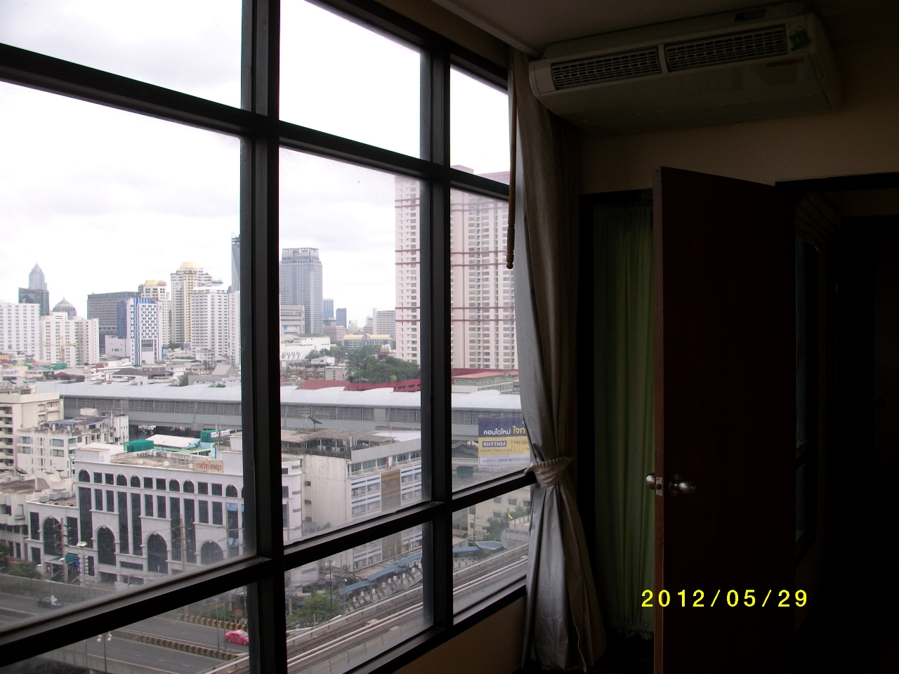 ให้เช่า คอนโด พญาไท เพลส (PhayaThai Place) ห้องนอน (1BR) ห้องหัวมุม ราคา 18000 / เดือน ชั้น 16 พื้นที่ 50 ตร.ม