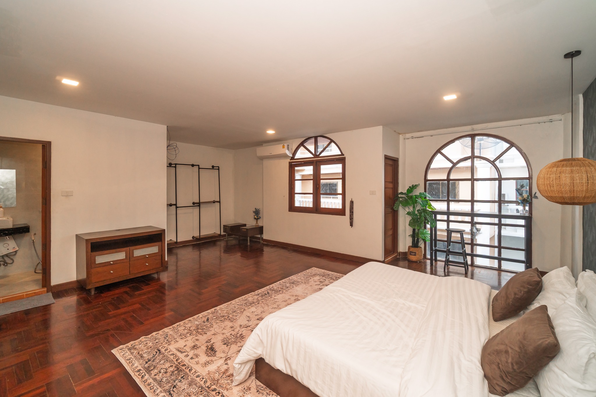 🏡 ให้เช่าทาวน์โฮมหรู Tropical House ทองหล่อ 25 / For Rent Tropical House Thonglor 25 ( English below )