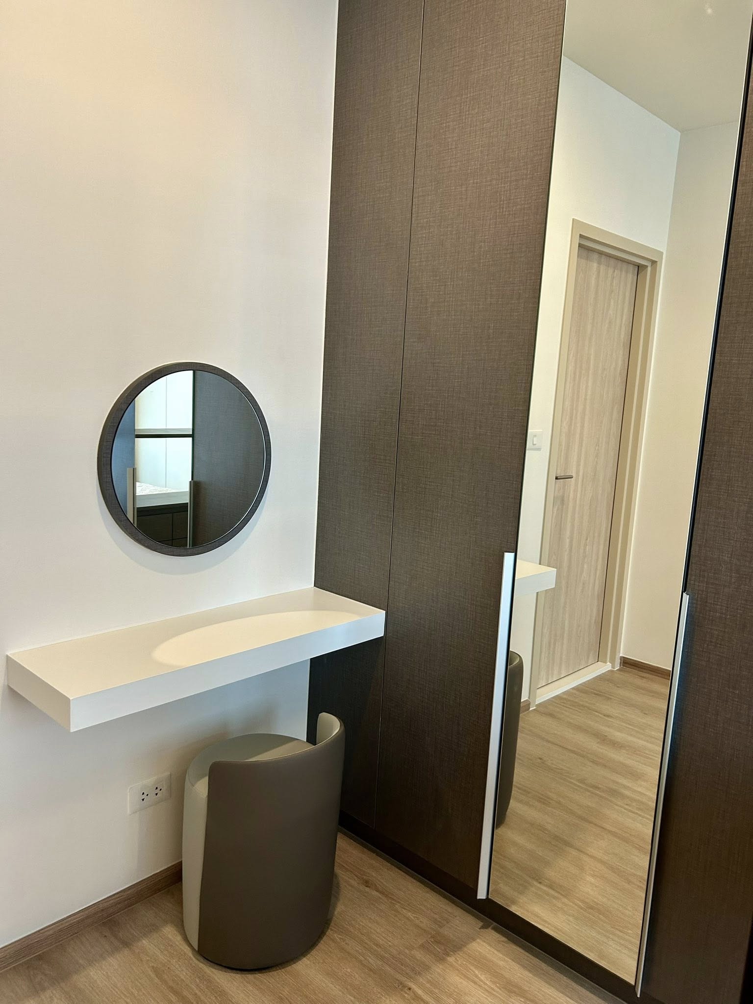 ให้เช่าคอนโด นิว ดิสทริค อาร์ไนน์ พระราม 9 / For Rent Nue District R9 (English below)