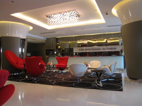 ให้เช่าคอนโด Life พื้นที่ 35.5 ตรม ชั้น 12A ราคาเช่า 15000 บาท/เดือน ขนาด 1 นอน 1 น้ำ มีระเบียงรับลม