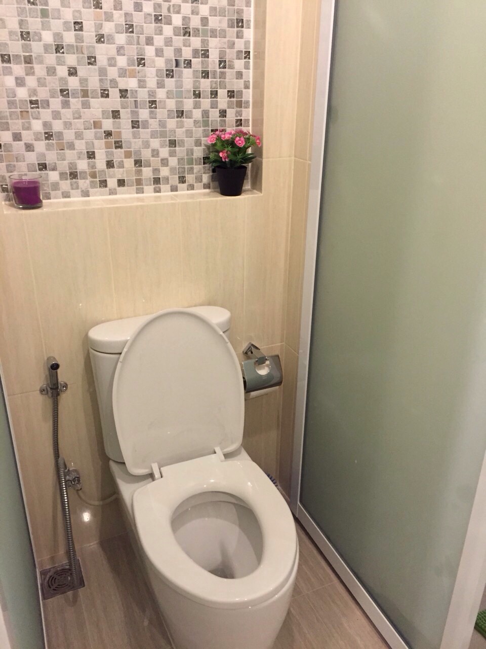 ขาย / เช่า คอนโด Life@Ratchada ราคา 25,000 / เดือน 2 นอน 1 น้ำ พื้นที่ 4.7 ตร.ม ชั้น 28 ตึก เอ ทิศตะวันออก+ทิศเหนือ ครัวแยก เฟอร์นิเจอร์ครบ