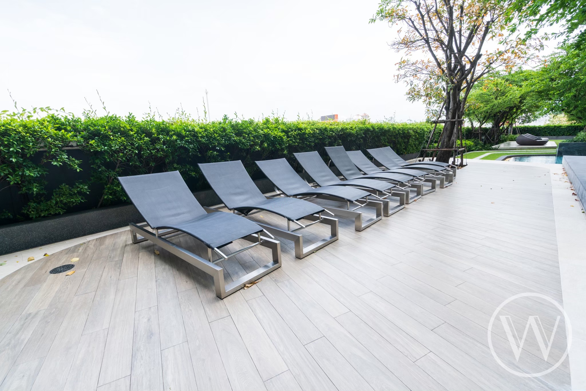 ขายคอนโดหรูติด BTS บางนา IDEO MOBI Sukhumvit Eastgate ไอดีโอ โมบิ สุขุมวิท อีสท์เกต ห้องสตูดิโอขนาด 22 ตร.ม. ชั้น 11 วิวสระว่ายน้ำ