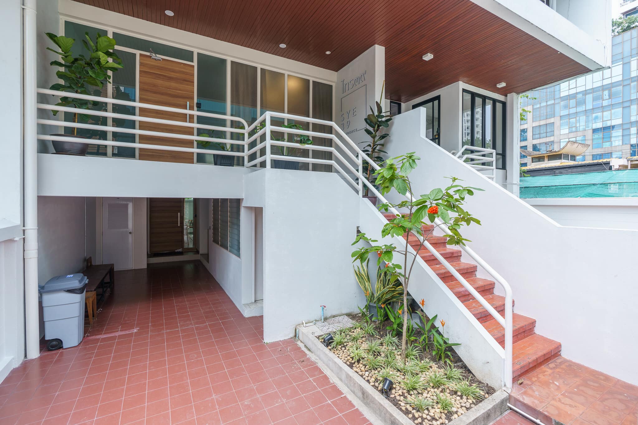 ให้เช่า Townhome สุขุมวิท 39 พื้นที่ 30 ตร.วา / 4 ชั้น 4 ห้องนอน 5 ห้องน้ำ