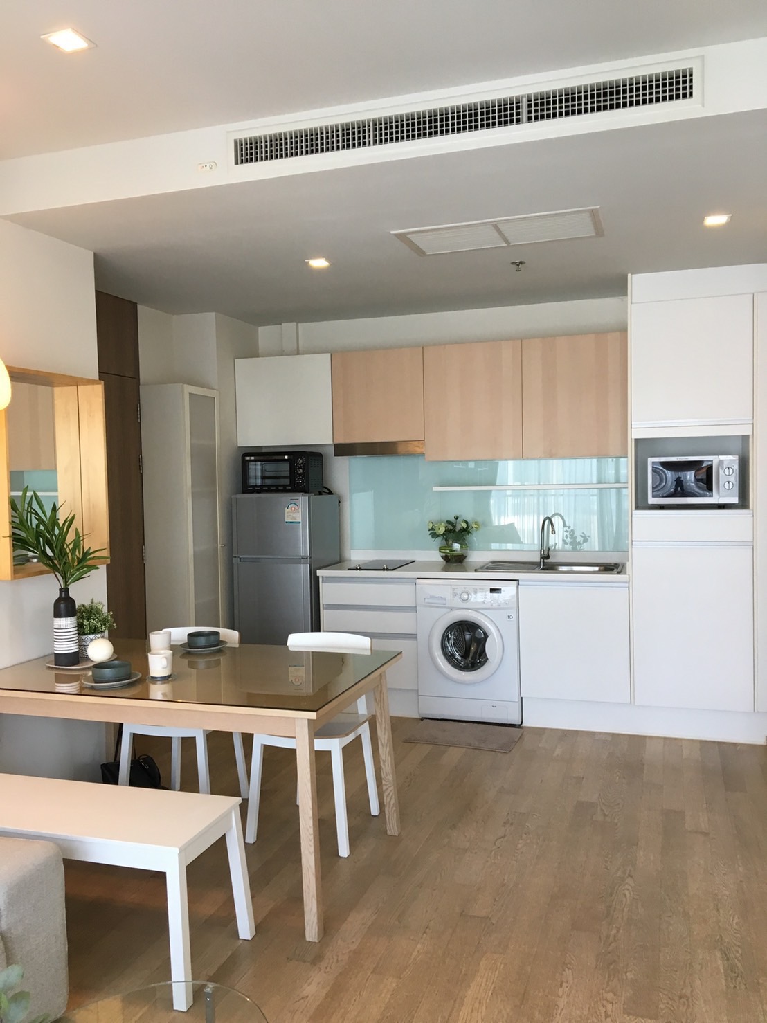 ขาย / ให้เช่าคอนโด 1 ห้องนอน ติด BTS พร้อมพงษ์ ซอยสุขุมวิท 26 ข้างๆห้าง The Emporium ค่ะ ชื่อโครงการ Noble Refine (โนเบิล รีไฟน์)