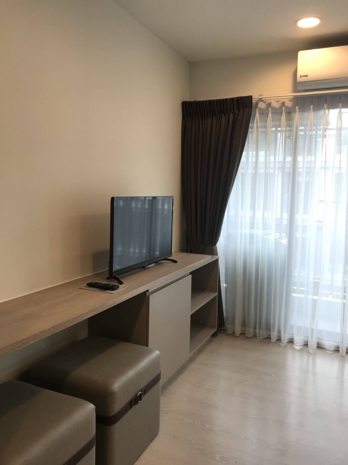 ขายพร้อมผู้เช่า สัญญาเช่า 1 ปี คอนโด ดิ เอ๊กเซล อุดมสุข 29 ( ดิ เอ็กเซล อุดมสุข The Excel Udomsuk Sukhumvit 103 ) ห้อง 1 ห้องนอน