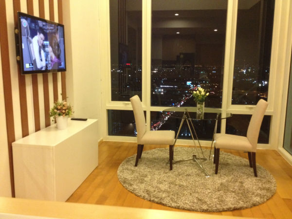 For rent condo Villa Rachatewi Duplex Garden view
