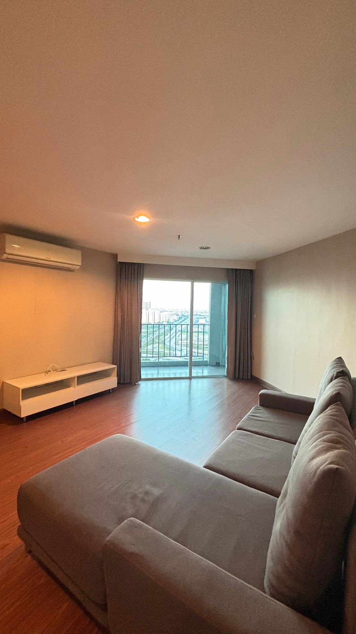 🔥**ขายด่วน! ราคาหลุดโลก! Belle Grand Rama 9 คอนโดทำเลทองที่คุณตามหา!**🔥