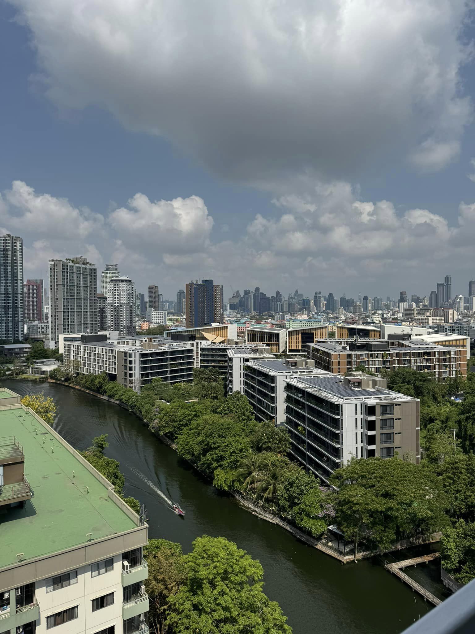 ขาย / ให้เช่าห้องรีโนเวทใหม่ Lumpini Ville Sukhumvit 77 (ลุมพินี วิลล์ สุขุมวิท 77) ( 1 ) ห้องขนาด 62 ตรม. 2 ห้องนอน