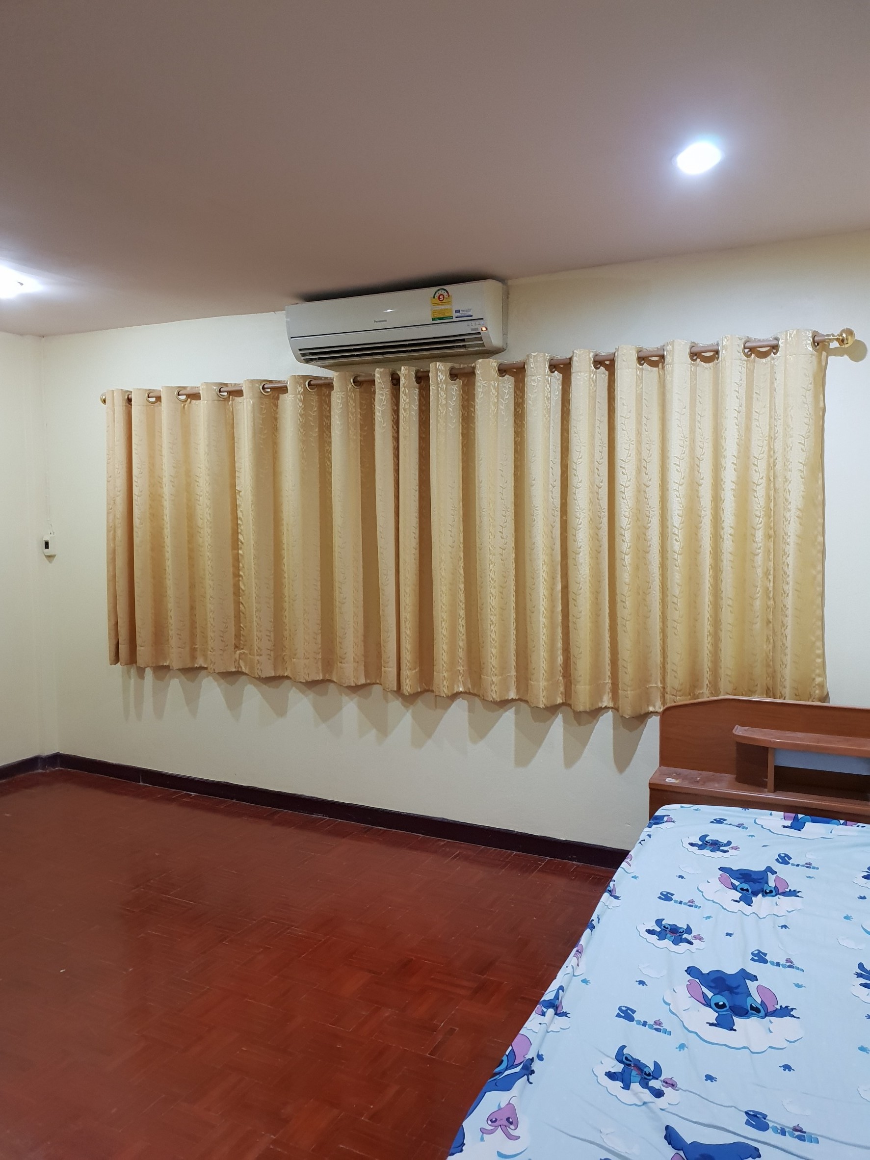 ขาย / เช่าบ้านแฝด 2 ชั้น หมู่บ้าน รังสิยา ซ.อุดมสุข 58 ถ.สุขุมวิท 103 ขายราคา 5.5 ล้าน 3 ห้องนอน