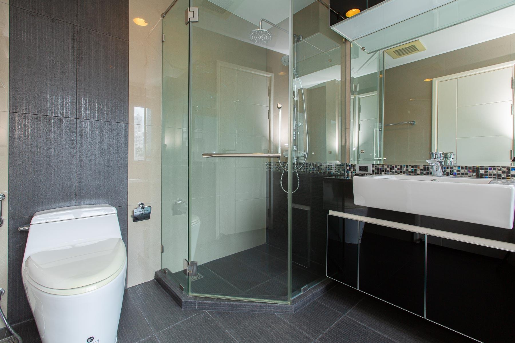 ðĒ āļāļĨāđāļāļĒāđāļāđāļē āļāļāļāđāļ The Crest āļŠāļļāļāļļāļĄāļ§āļīāļ 34 āđāļāļ Duplex āļāļāļēāļ 125.58 āļāļĢ.āļĄ. 2 āļŦāđāļāļāļāļāļ 2 āļŦāđāļāļāļāđāļģ