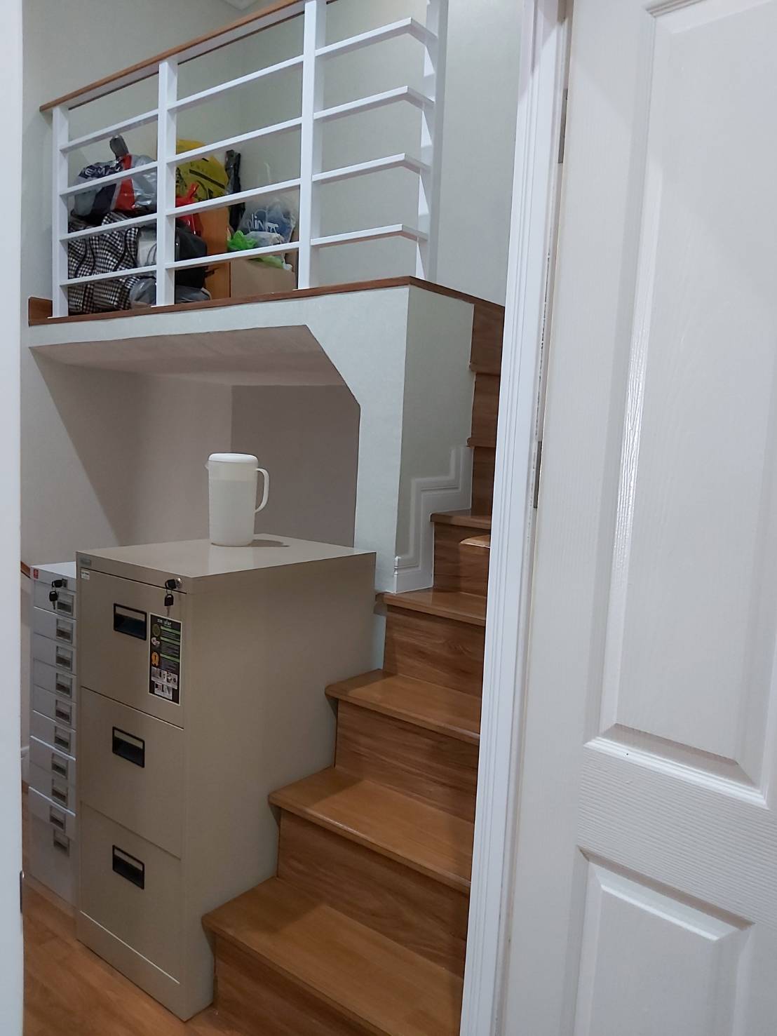 ขายทาวน์เฮ้าส์ 2 ชั้น หมู่บ้าน โกลเด้น ทาวน์ วัชรพล-สุขาภิบาล 5 Gloden Town Watcharapol-Sukhapiban 5 มี 4 ห้องนอน