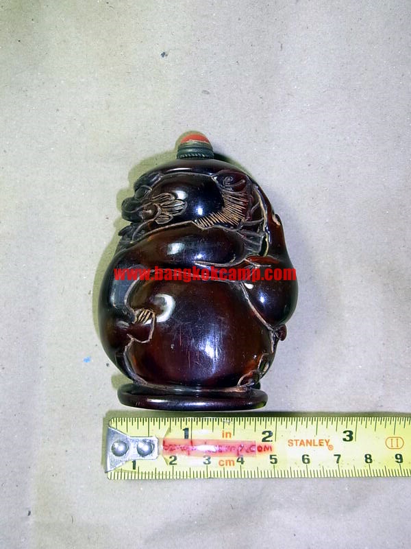 ขวดยานัตถ์ แกะจากเขาสัตว์ รูปสิงโต