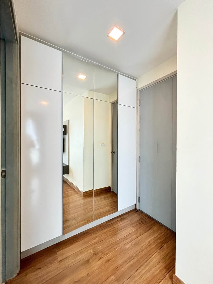 ให้เช่า Thru Thonglor Condo (ทรู ทองหล่อ คอนโด) คอนโดแต่งครบ พร้อมอยู่ ทำเลดี ใกล้ MRT เพชรบุรี เดินทางสะดวก วิวสวย ไม่โดนบล็อก ลมดี ห้องไม่ร้อน