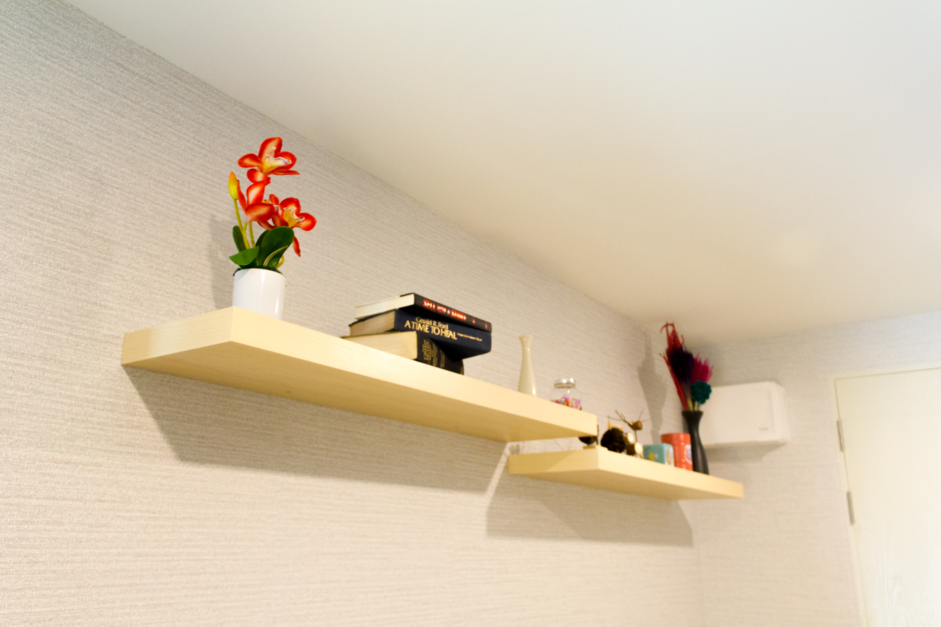 ขายคอนโดThe Kith Plus Sukhumvit 113 (เดอะ คิทท์ พลัส สุขุมวิท 113) 2 ยูนิต ตกแต่งครบพร้อมเข้าอยู่ ยูนิตที่1 แบบ 1 ห้องนอน 1 ห้องน้ำ ตึก A ชั้น 3