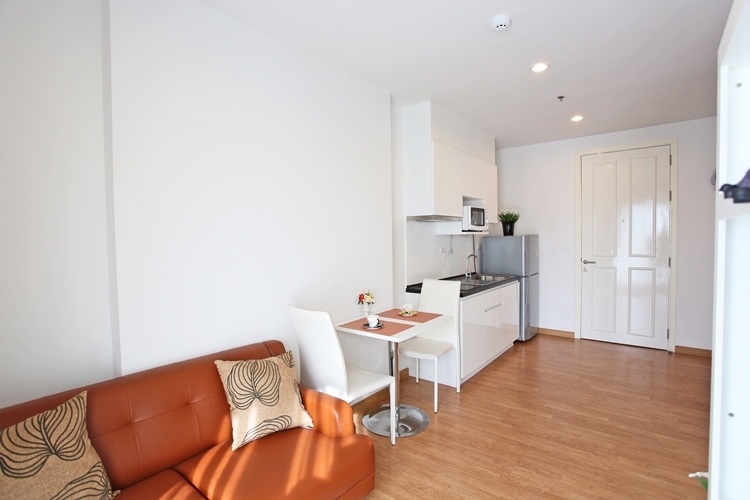 คอนโด พาร์คแลน @ รัชดา – วงศ์สว่าง The Parkland Ratchada-Wongsawang มีห้องให้เลือกหลายห้อง ราคาค่าเช่าตั้งแต่ 12,000 – 15,000 บาท/เดือน ห้องสตูดิโอ 1 ห้องนอน ชั้น วิว เลือกได้ตามต้องการ