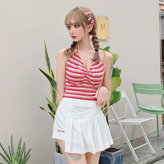 Girly Fancy Club : เสื้อไหมพรมสายเดี่ยวคล้องคอแฟชั่น สีขาวแดงลายขวางตามแบบ งานแบรนด์