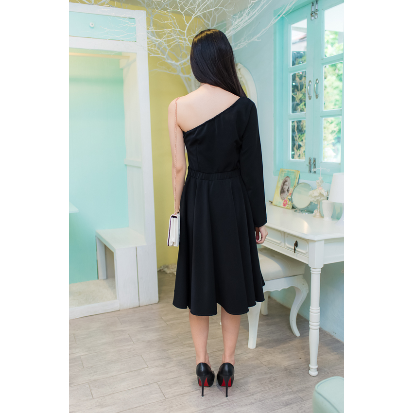 Fashion on art เดรสผ้าฮานาโก๊ะแขนยาวไหล่เดี่ยว - สีดำ