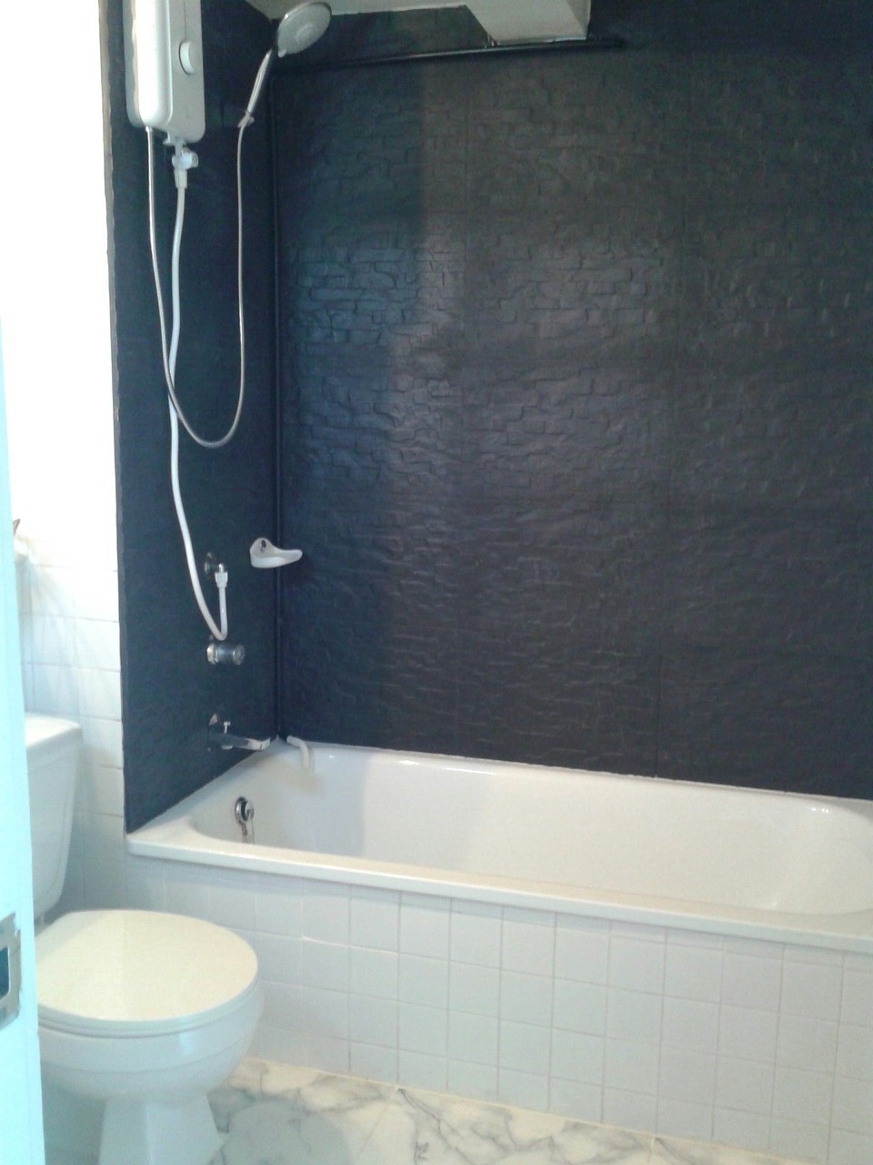 ให้เช่า คอนโด Lake View พื้นที่ 118 ตรม. 3ห้องนอน 3ห้องน้ำ วิวทะเลสาบ เมืองทองธานี ชั้น 28, 1 ห้องนั่งเล่น 1 ห้องครัว 2ระเบียง