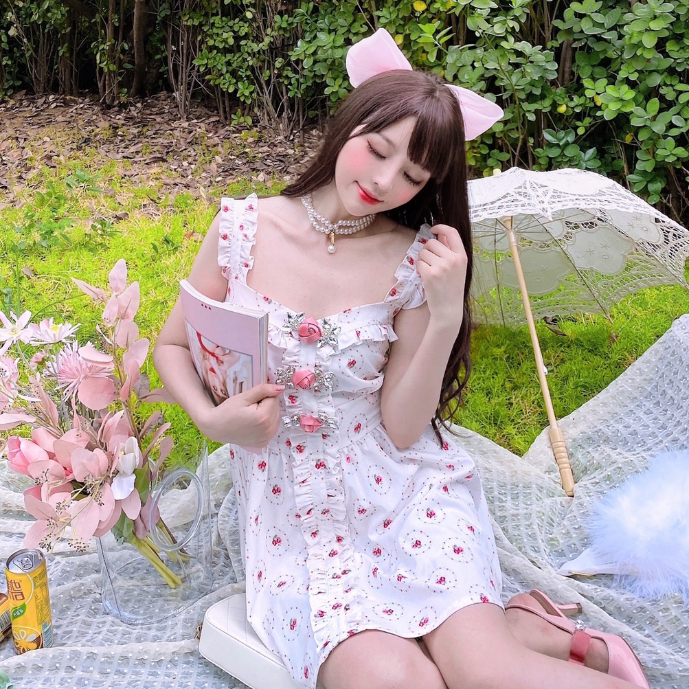 Summer Joy : พรีออเดอร์ เดรสแขนกุดลายสตรอว์เบอร์รีน่ารักๆ แบรนด์แท้