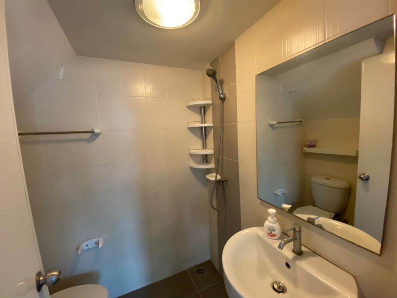 ให้เช่าทาวน์เฮาส์ 2 ชั้น Gusto Phaholyothin – Saimai : หมู่บ้าน กัสโต้ พหลโยธิน – สายไหม ถนนสายไหม เนื้อที่ 32.75 ตารางวา 2 ชั้น 4 ห้องนอน 3 ห้องน้ำ