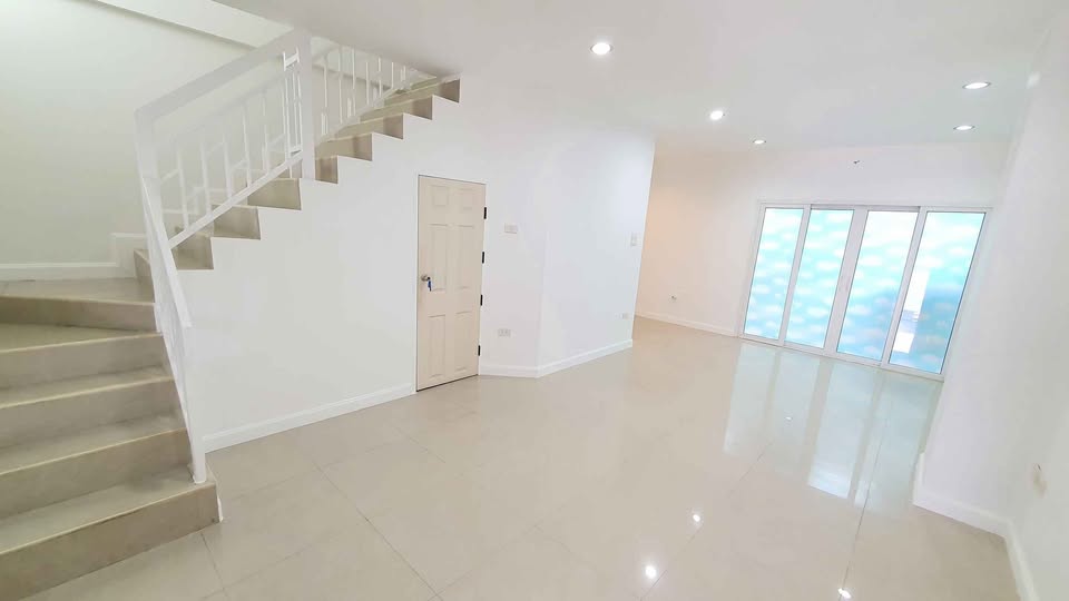 ให้เช่าบ้านโฮมอินทาวน์ พหลโยธิน 73 (Home In Town Phahonyothin 73)