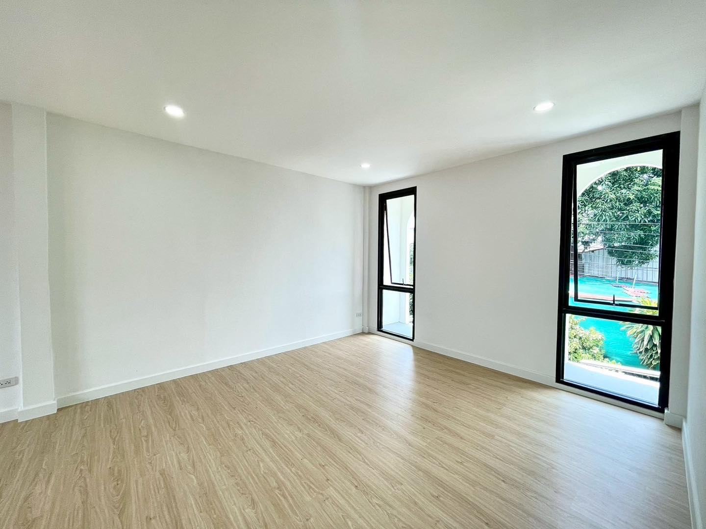 🌟 ขายทาวน์เฮ้าส์ปรับปรุงใหม่ทั้งหลัง พหลโยธิน 48 แยก 52 (ซอยเทพรักษ์) | ฟรีโอน | สวยพร้อมเข้าอยู่ 🌟