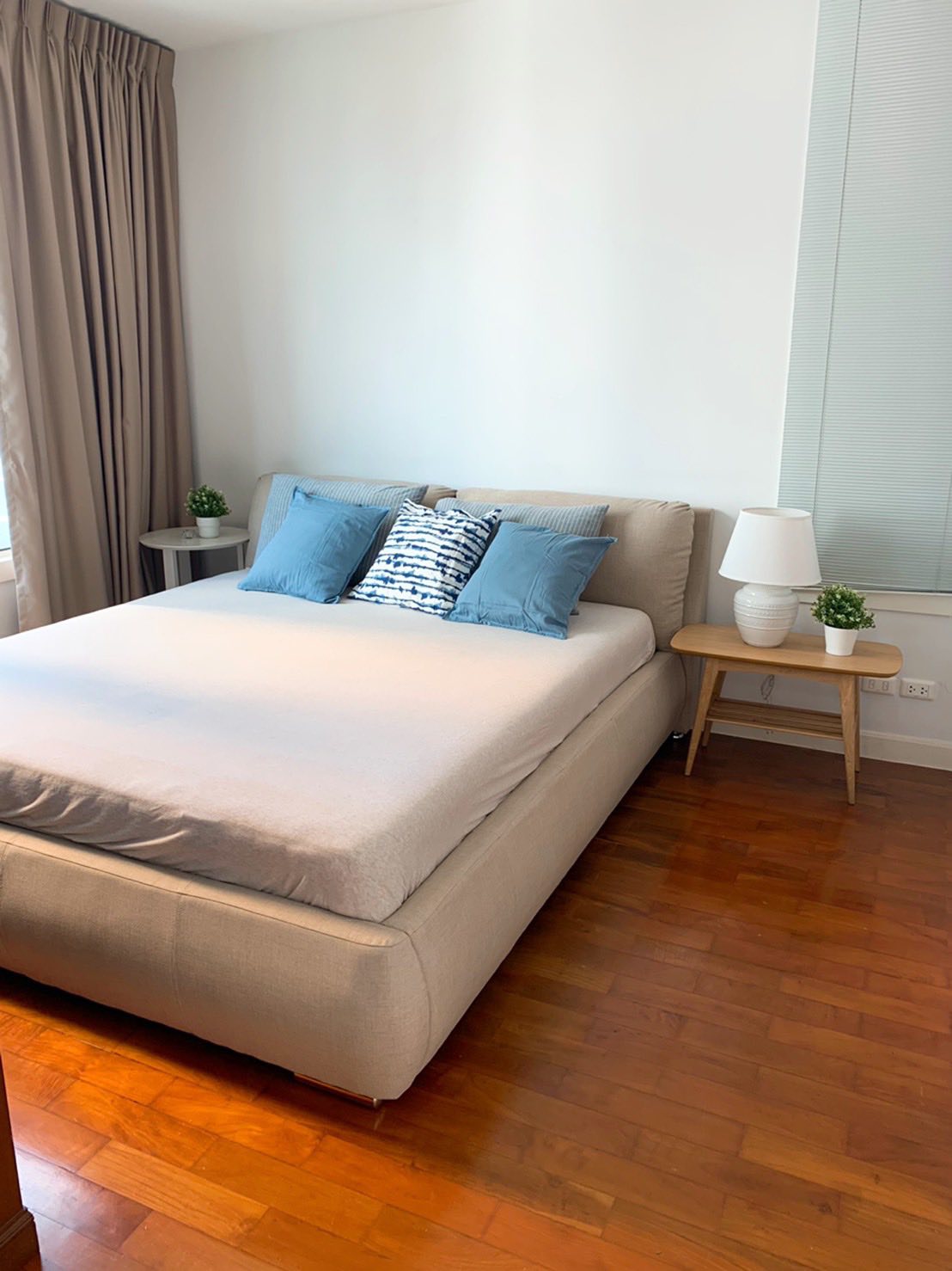 ให้เช่าคอนโด สิริเรสซิเด้นซ์ สุขุมวิท 24 / For Rent Siri Residence Sukhumvit 24 (English below)